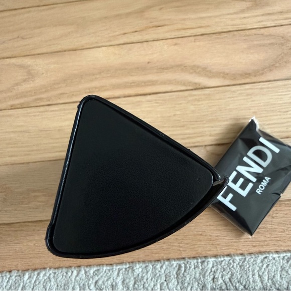 Authentic new Fendi sunglasses case and cleaning cloth - Picture 6 of 6